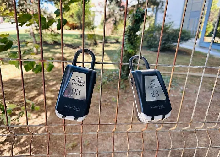 Riviera アパートホテル ママイア