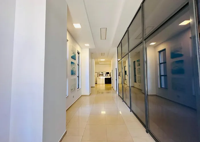 Riviera アパートホテル 4*