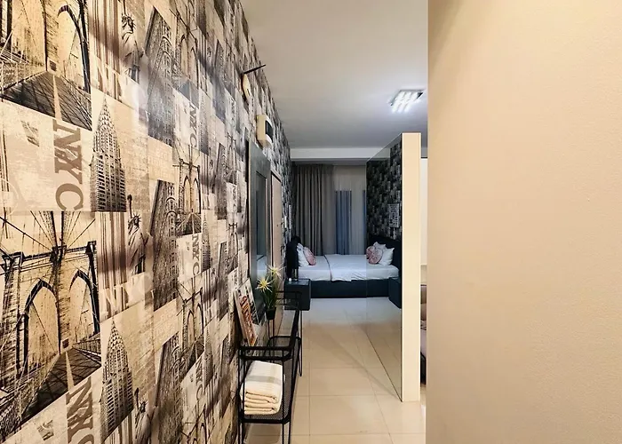 Riviera アパートホテル 4*